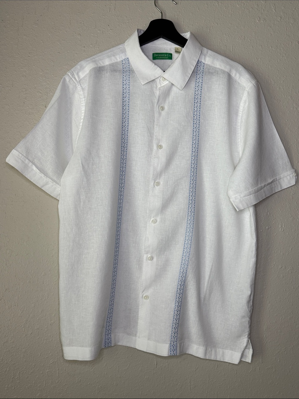 Cubavera White Short-Sleeve Linen Button-Down Shirt with Light Blue Trim